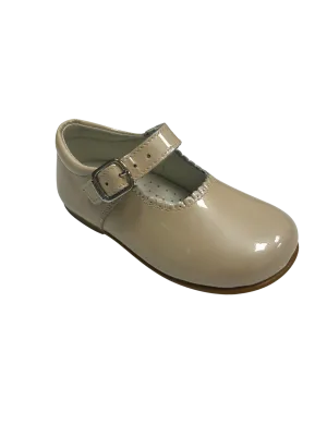 Andanines Girls Beige Pearlescent Patent Mary Janes With Scallop Edging