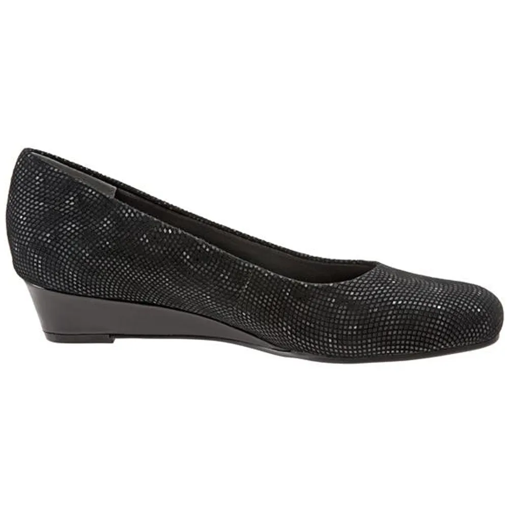 Trotters Lauren Black 3D Patent Suede (Women's)