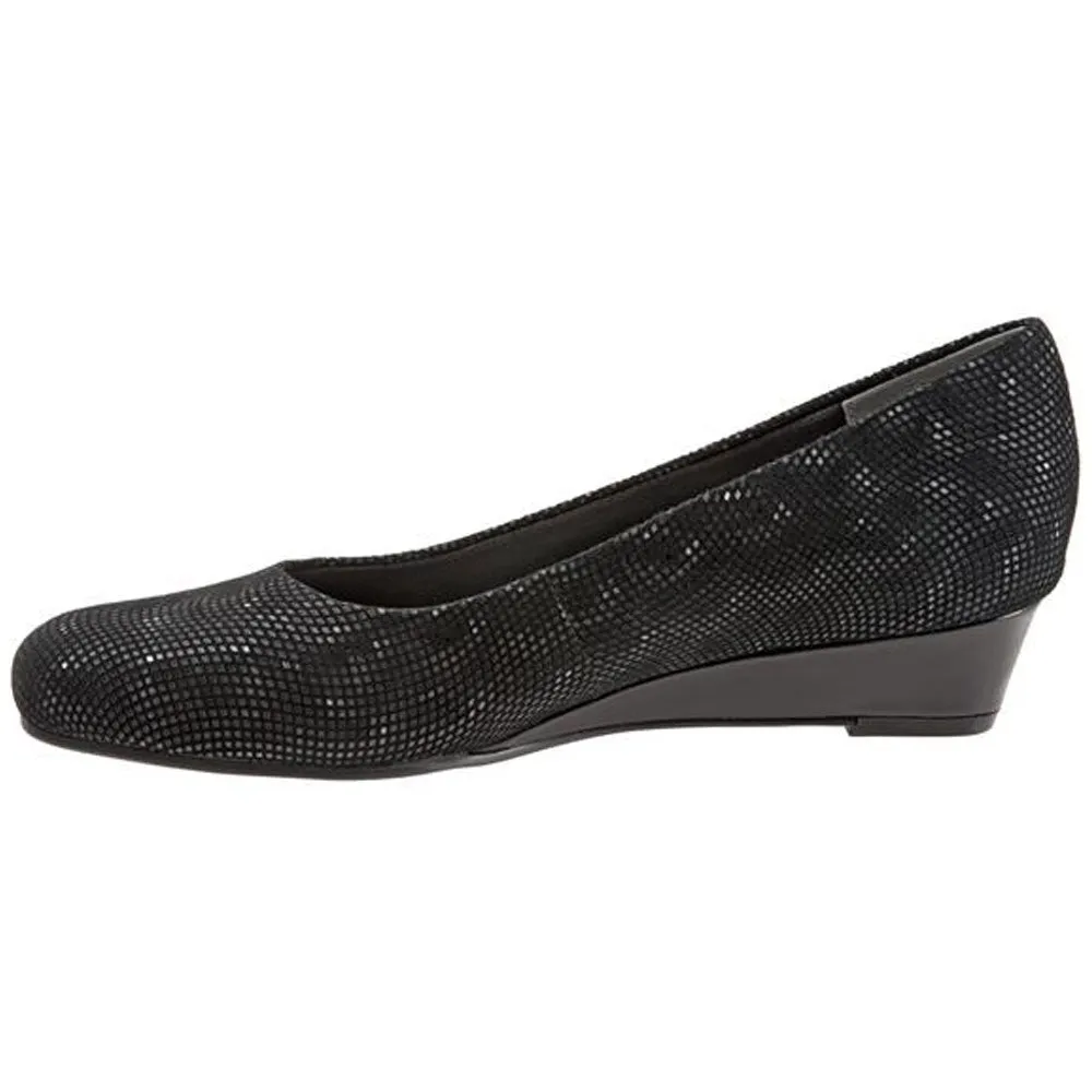 Trotters Lauren Black 3D Patent Suede (Women's)