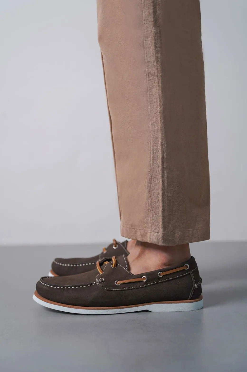 TUMBLED LEATHER BOAT SHOES